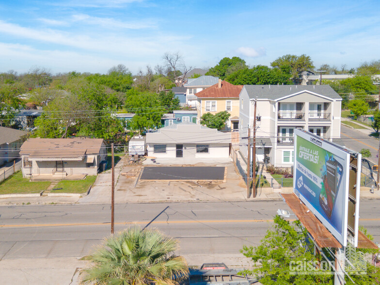 319 Blanco Rd, San Antonio, TX for rent - Primary Photo - Image 1 of 4