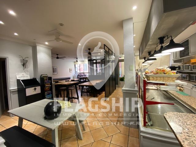 Retail in Levallois-Perret to rent - Interior Photo - Image 2 of 8