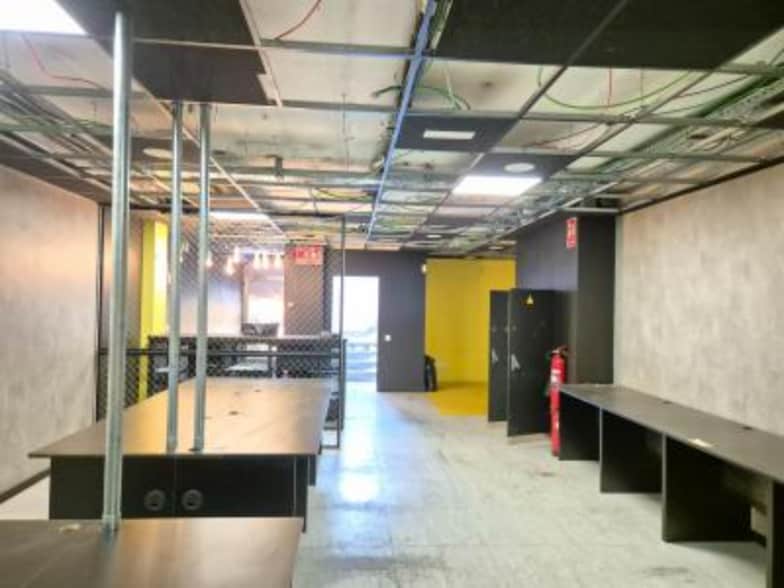 Retail in Barcelona, Barcelona to rent - Interior Photo - Image 3 of 10