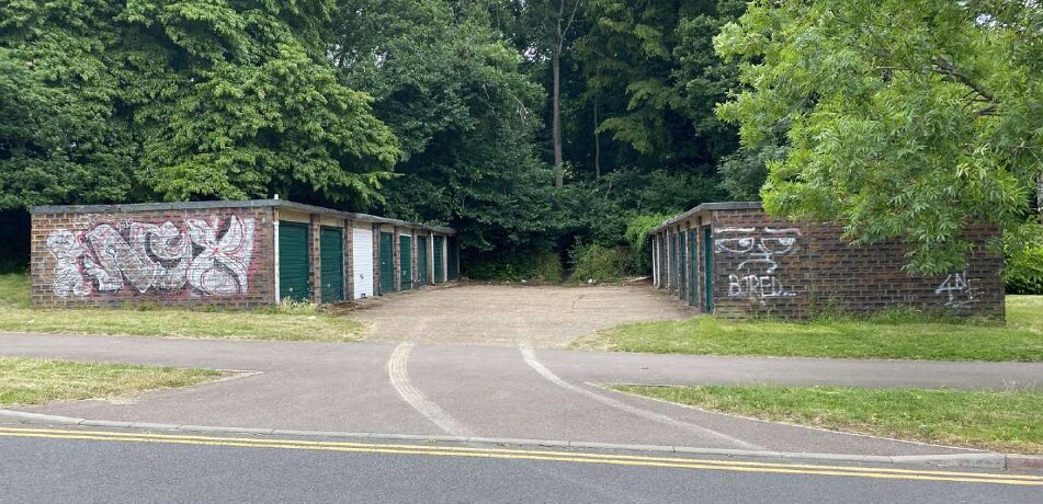 78 Woods Av, Hatfield for sale - Primary Photo - Image 1 of 1