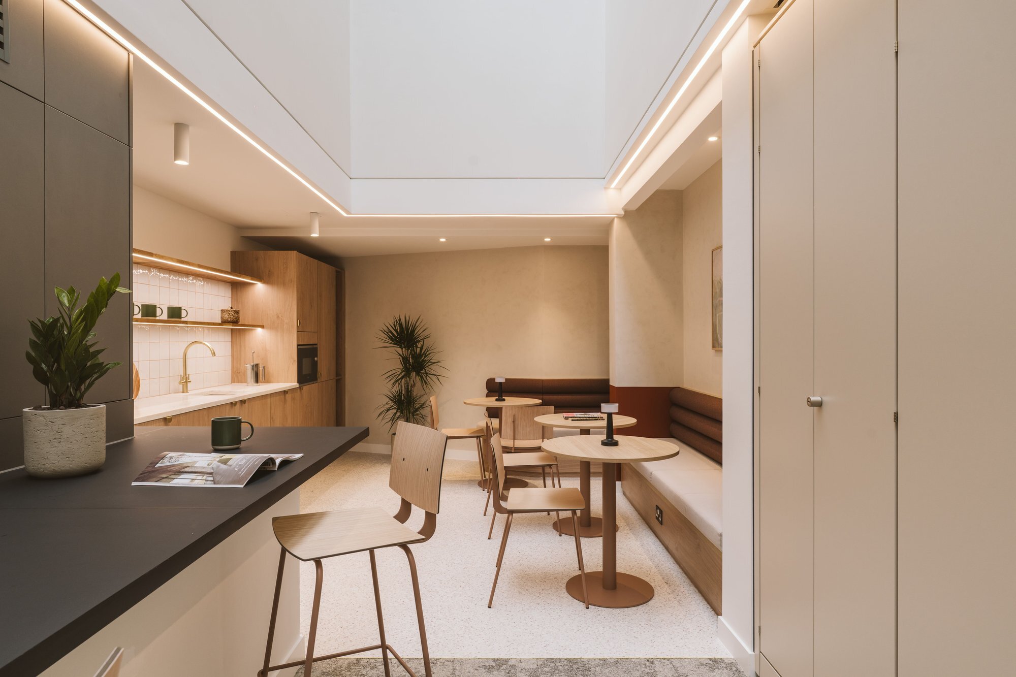 74A Charlotte St, London to rent Interior Photo- Image 1 of 13