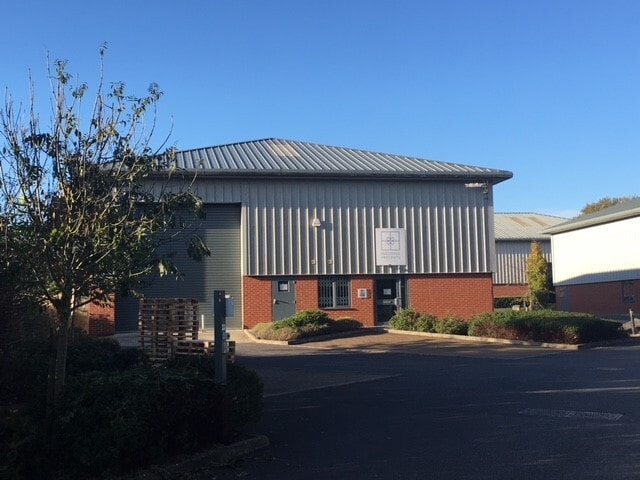 2 Tealgate, Hungerford to rent Building Photo- Image 1 of 6