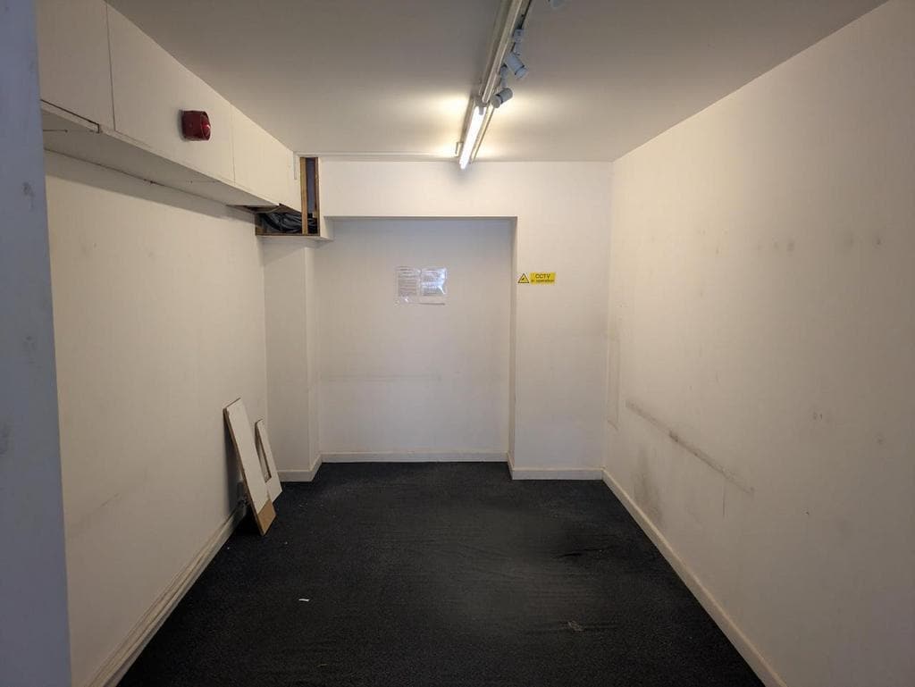 14-14A High St, Haslemere to rent Building Photo- Image 1 of 1