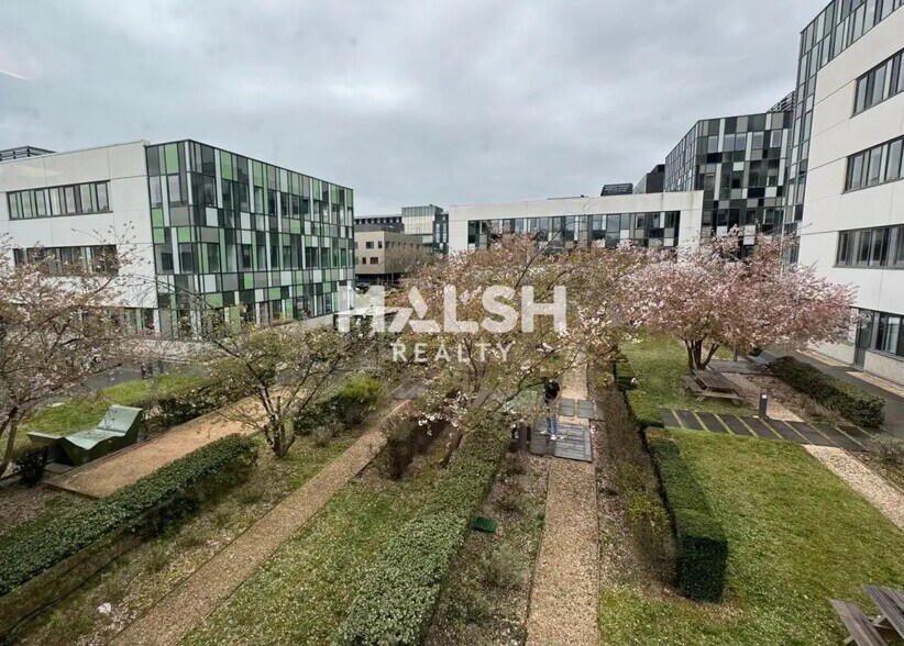 Office in Lyon for sale - Building Photo - Image 1 of 9