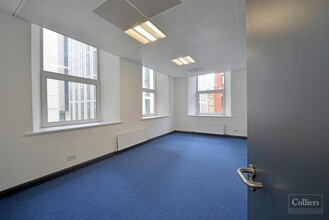 Dickinson St, Manchester for rent Interior Photo- Image 2 of 5