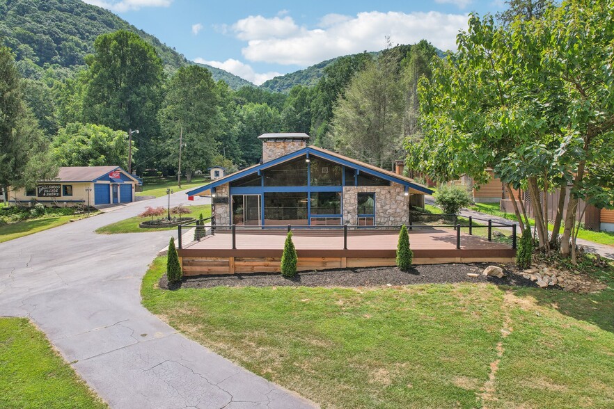 1595 Soco Rd, Maggie Valley, NC for sale - Building Photo - Image 3 of 36