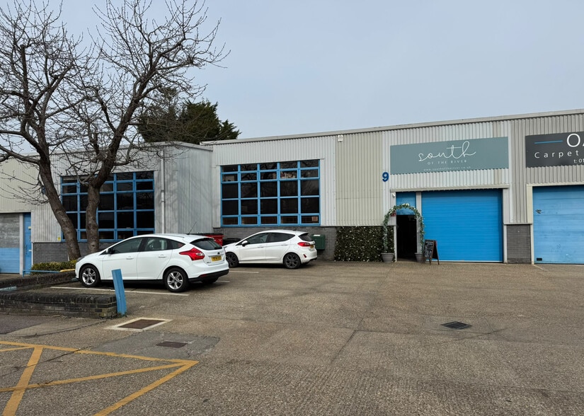 Unit 9 Cramptons Rd, Sevenoaks to rent - Building Photo - Image 1 of 4