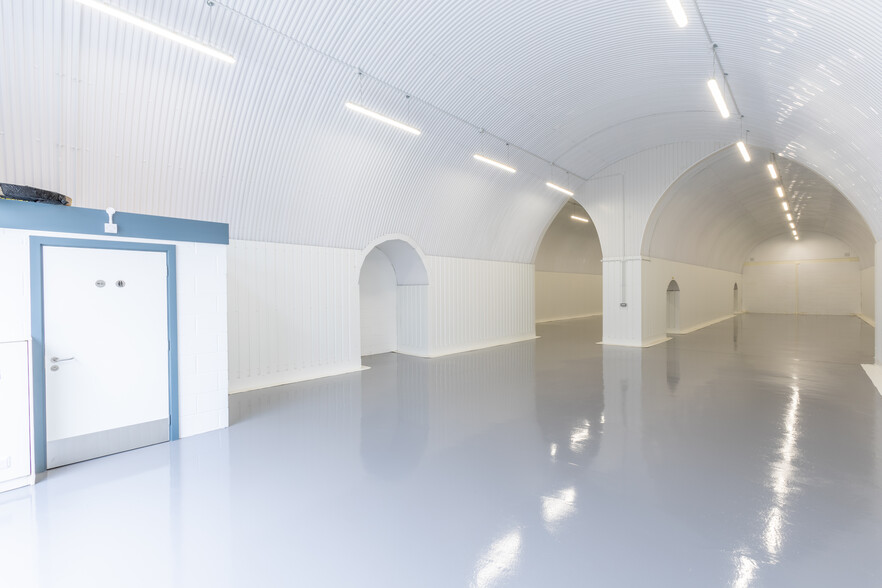 Raymouth Rd, London to rent - Building Photo - Image 2 of 4