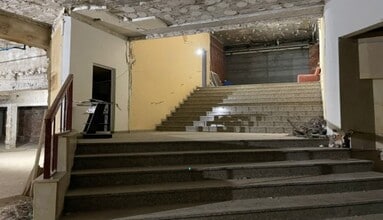 Retail in Madrid, Madrid to rent Interior Photo- Image 1 of 3