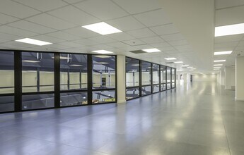 White Lion Walk, Guildford to rent Interior Photo- Image 2 of 4