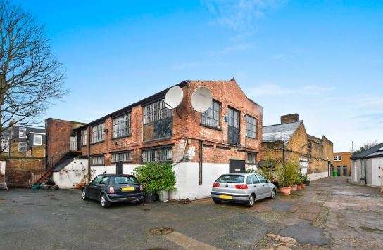 Leswin Pl, London to rent - Building Photo - Image 2 of 9