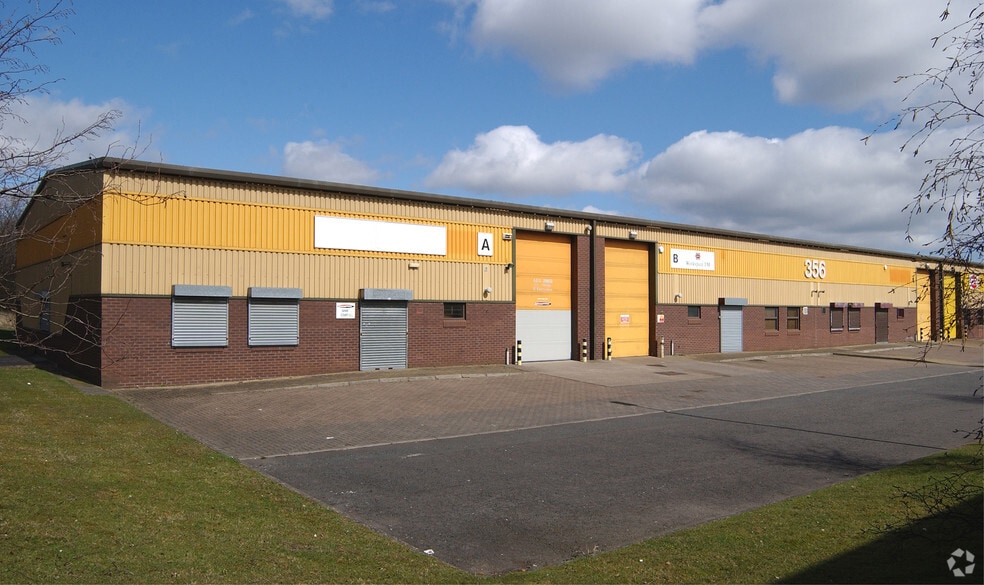 Dukesway Ct, Gateshead to rent - Building Photo - Image 2 of 4