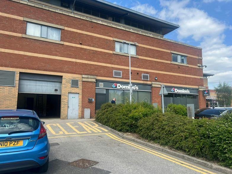 Crystal Peaks, Sheffield to rent - Building Photo - Image 2 of 15