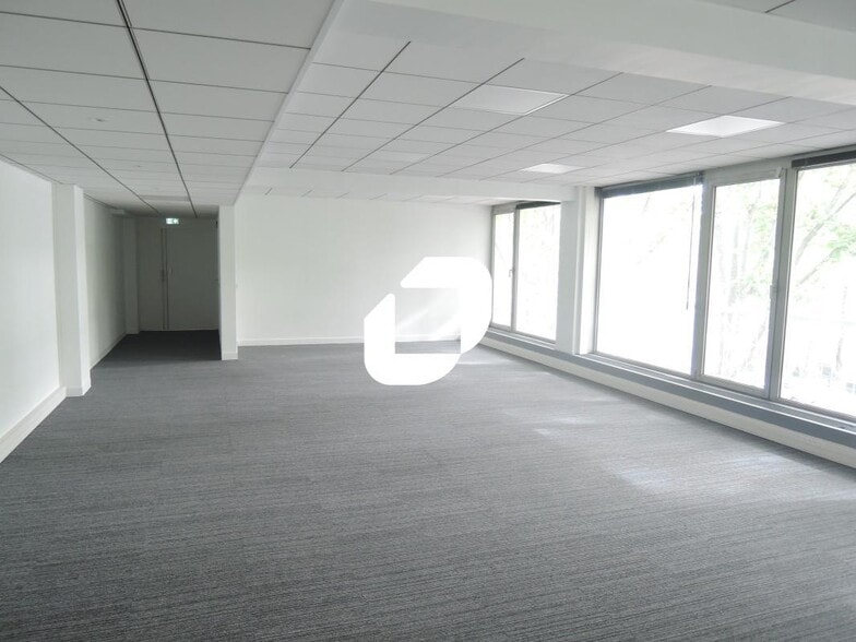 Office in Saint-Cloud to rent - Interior Photo - Image 3 of 9