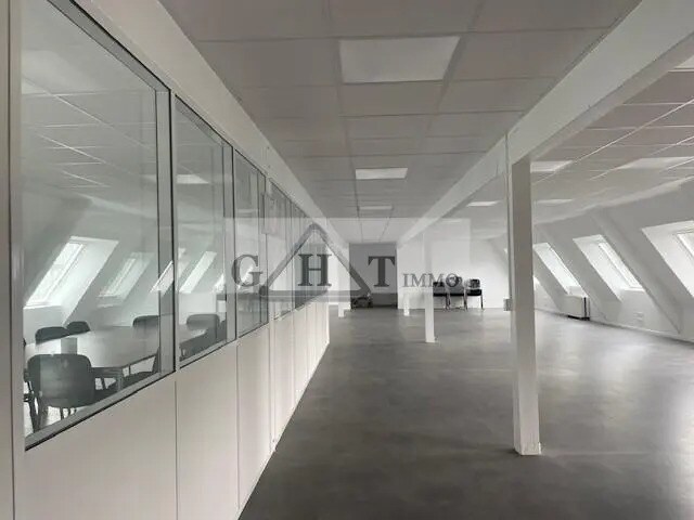 Industrial in Morangis for sale Interior Photo- Image 1 of 8