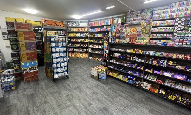 25 Church St, Eccles to rent Interior Photo- Image 1 of 3