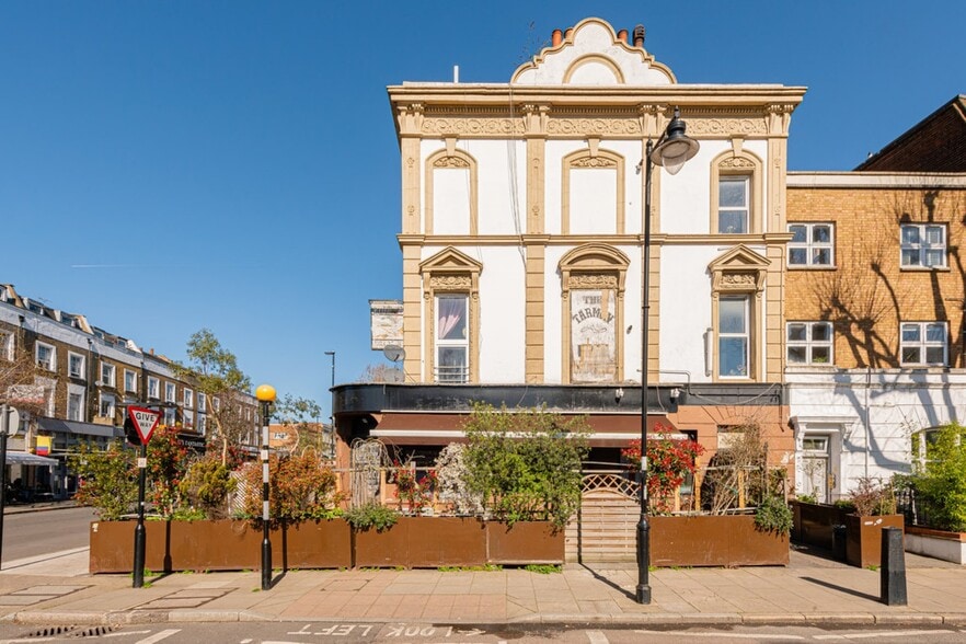 270 Caledonian Rd, London to rent - Building Photo - Image 2 of 11