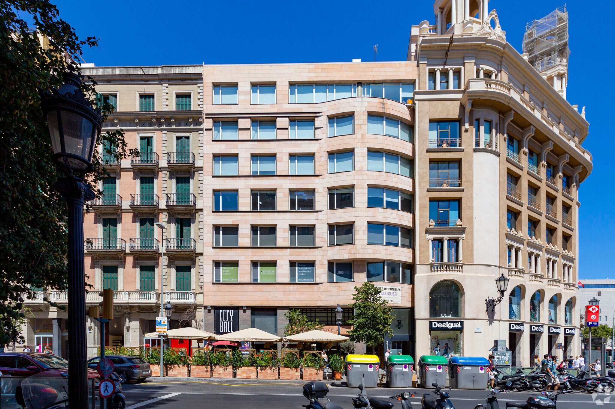  in Barcelona for sale Primary Photo- Image 1 of 1