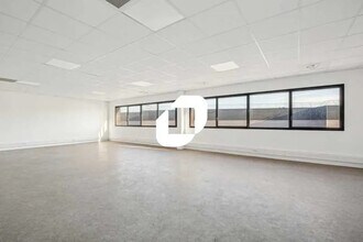 Light Industrial in Aulnay-sous-Bois to rent Building Photo- Image 1 of 2
