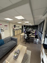 77 Rue Emmanuel Vitria, Gardanne for sale Interior Photo- Image 1 of 2