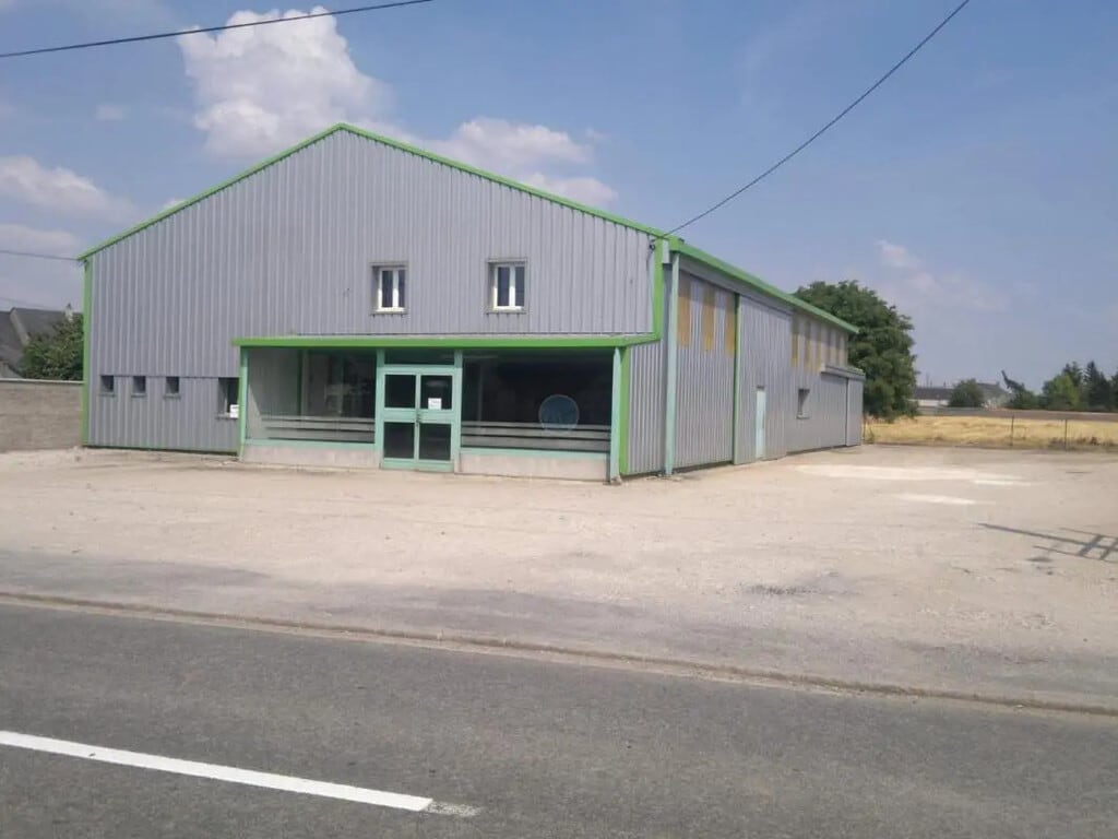Location Local d'activités 460 m² - Photo 1