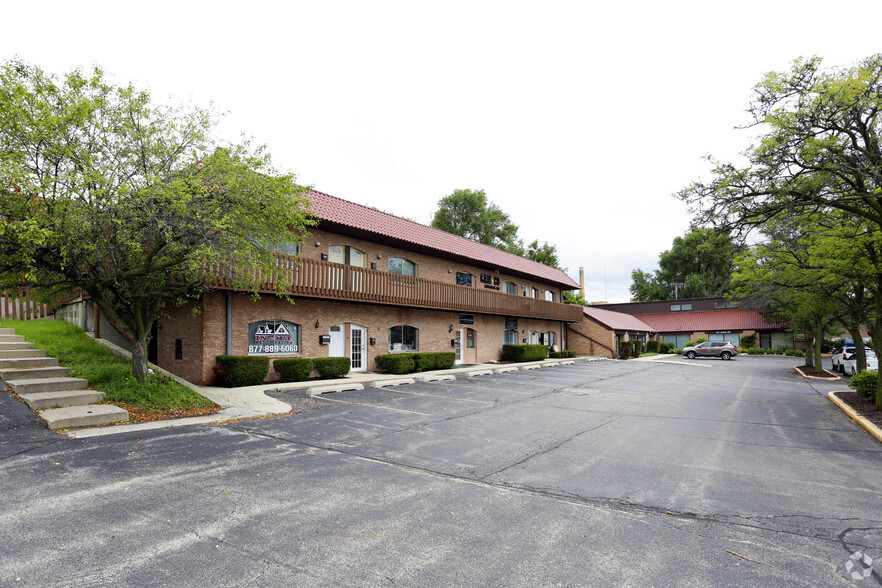 1970-1972 Larkin Ave, Elgin, IL for sale - Primary Photo - Image 1 of 1