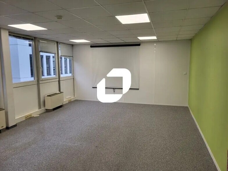 Office in Mérignac to rent - Interior Photo - Image 3 of 14