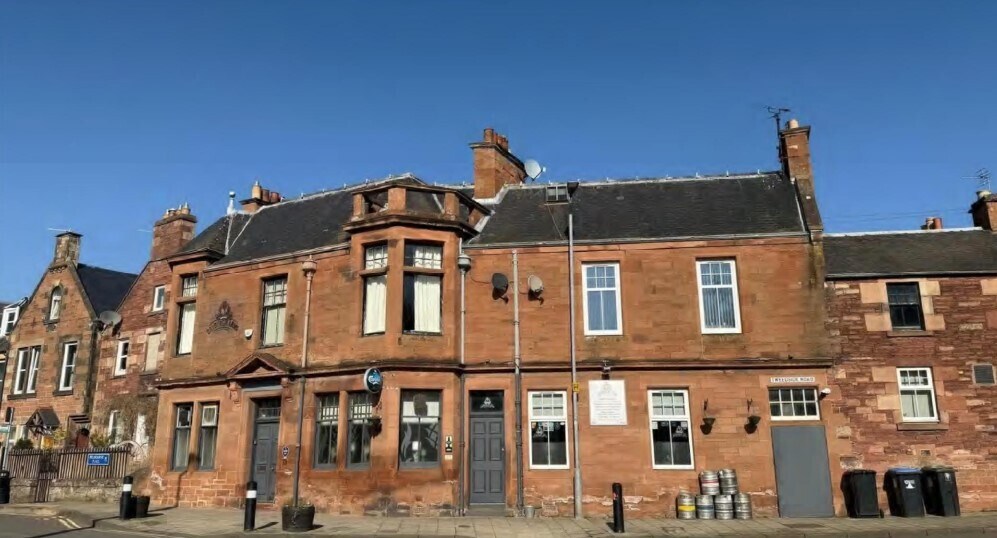 Melbourne Pl, Melrose for sale Primary Photo- Image 1 of 1