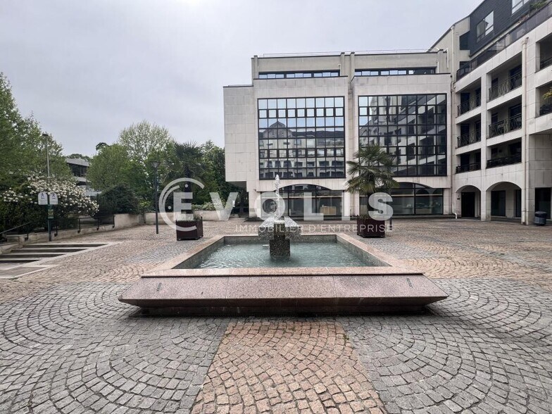 Office in Nogent Sur Marne to rent - Building Photo - Image 3 of 18