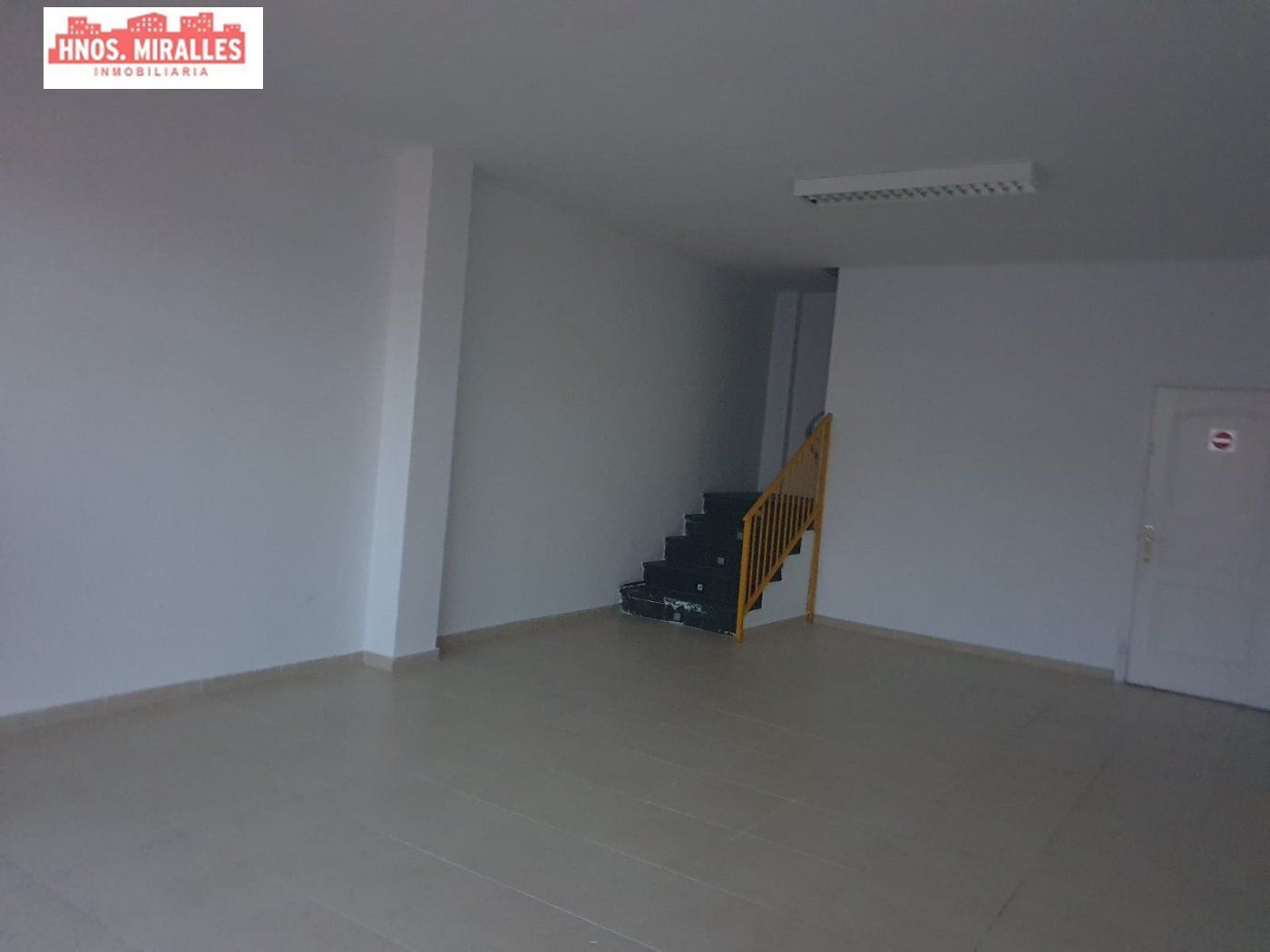 Retail in Alicante to rent Interior Photo- Image 1 of 6