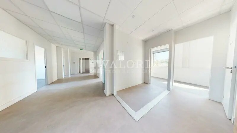 Office in Décines-Charpieu to rent - Interior Photo - Image 3 of 9