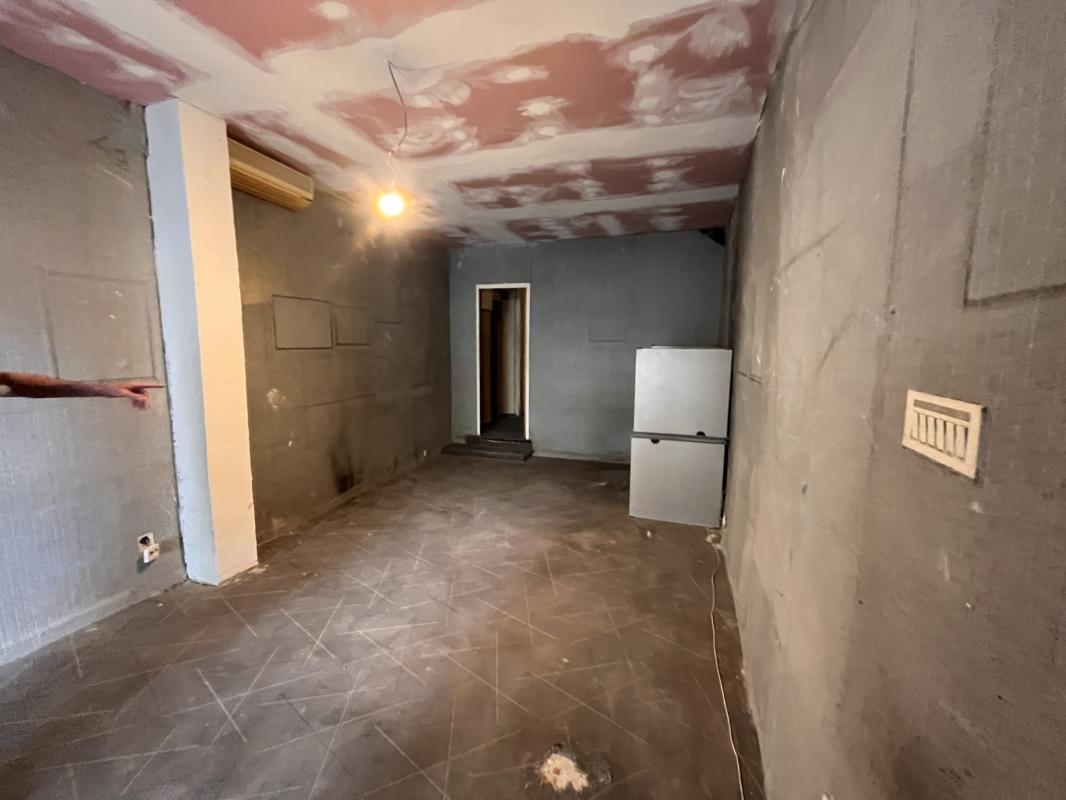 Light Industrial in Toulon for sale Building Photo- Image 1 of 10