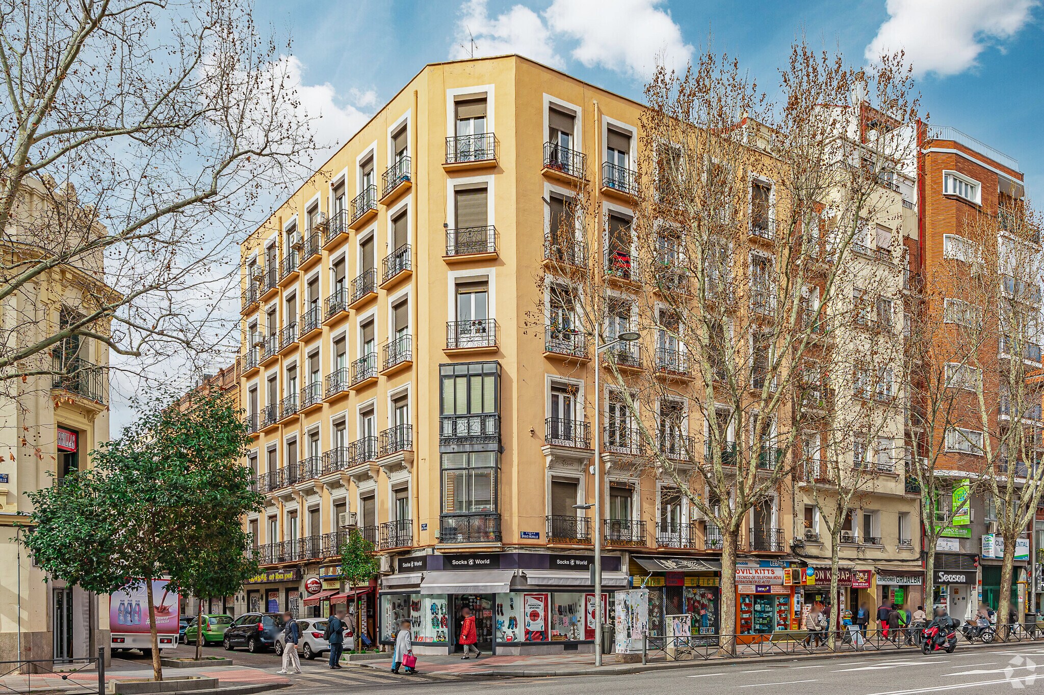 Retail in Madrid, Madrid to rent Primary Photo- Image 1 of 3