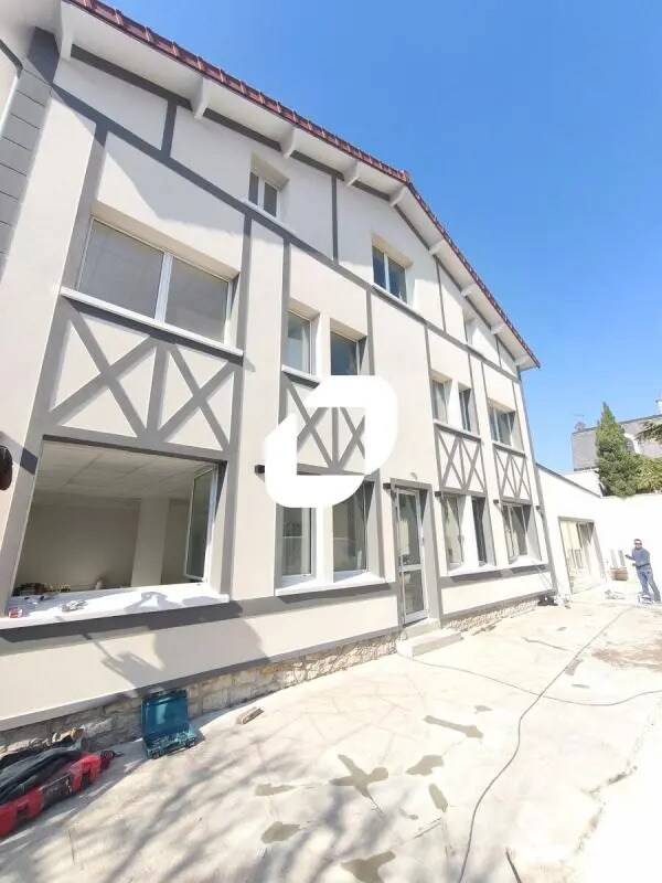 Office in Bry-sur-Marne to rent Building Photo- Image 1 of 8