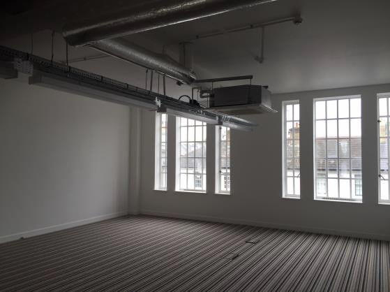 21 Station Rd, London to rent - Interior Photo - Image 2 of 5