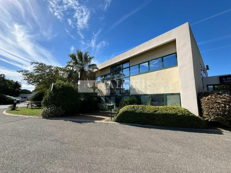 Office in Les Pennes-Mirabeau for sale - Building Photo - Image 1 of 14