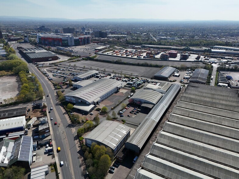 Circle South, Trafford Park, Manchester to rent - Building Photo - Image 3 of 10