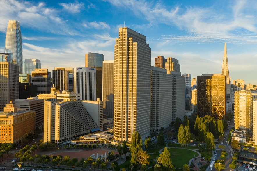 One Embarcadero Ctr, San Francisco, CA for rent - Building Photo - Image 2 of 8