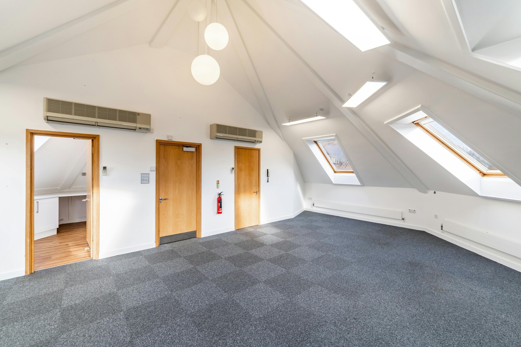 Bakewell Rd, Peterborough to rent Building Photo- Image 1 of 4