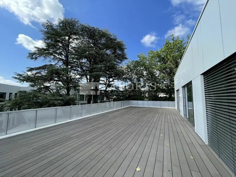 5 Allée Des Hêtres, Limonest to rent - Building Photo - Image 2 of 6