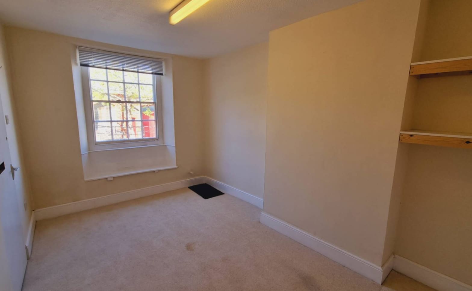 3 Honestone St, Bideford to rent Interior Photo- Image 1 of 3