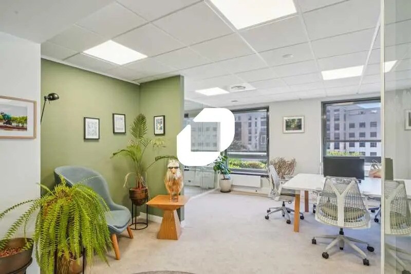 Office in Rueil-Malmaison to rent - Interior Photo - Image 2 of 14