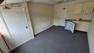 Kendal Ave, London to rent Interior Photo- Image 2 of 2