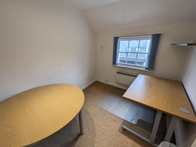 206-208 High St, Guildford for sale - Building Photo - Image 2 of 5