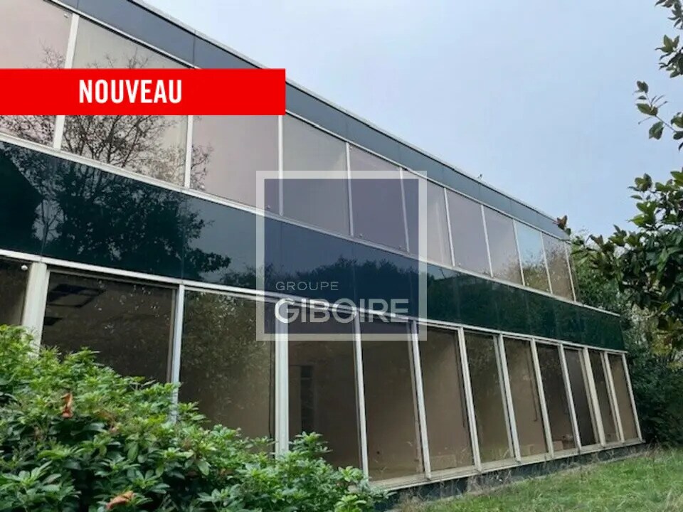 Location Bureaux 496 m² - Photo 1