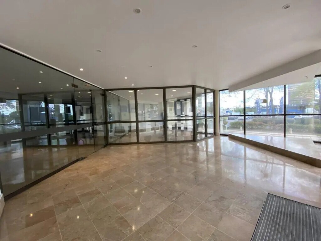 Location Bureaux 138 m² - Photo 1