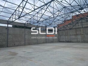 Route Du Mas-Rillier, Rillieux-la-Pape to rent Construction Photo- Image 1 of 1