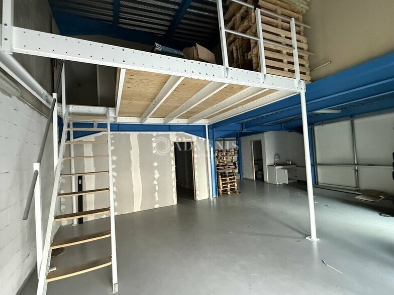 Light Industrial in Villenoy for sale - Interior Photo - Image 2 of 9