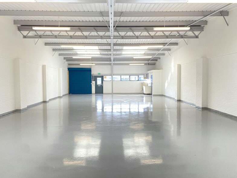 Wulfric Sq, Peterborough to rent - Building Photo - Image 2 of 8