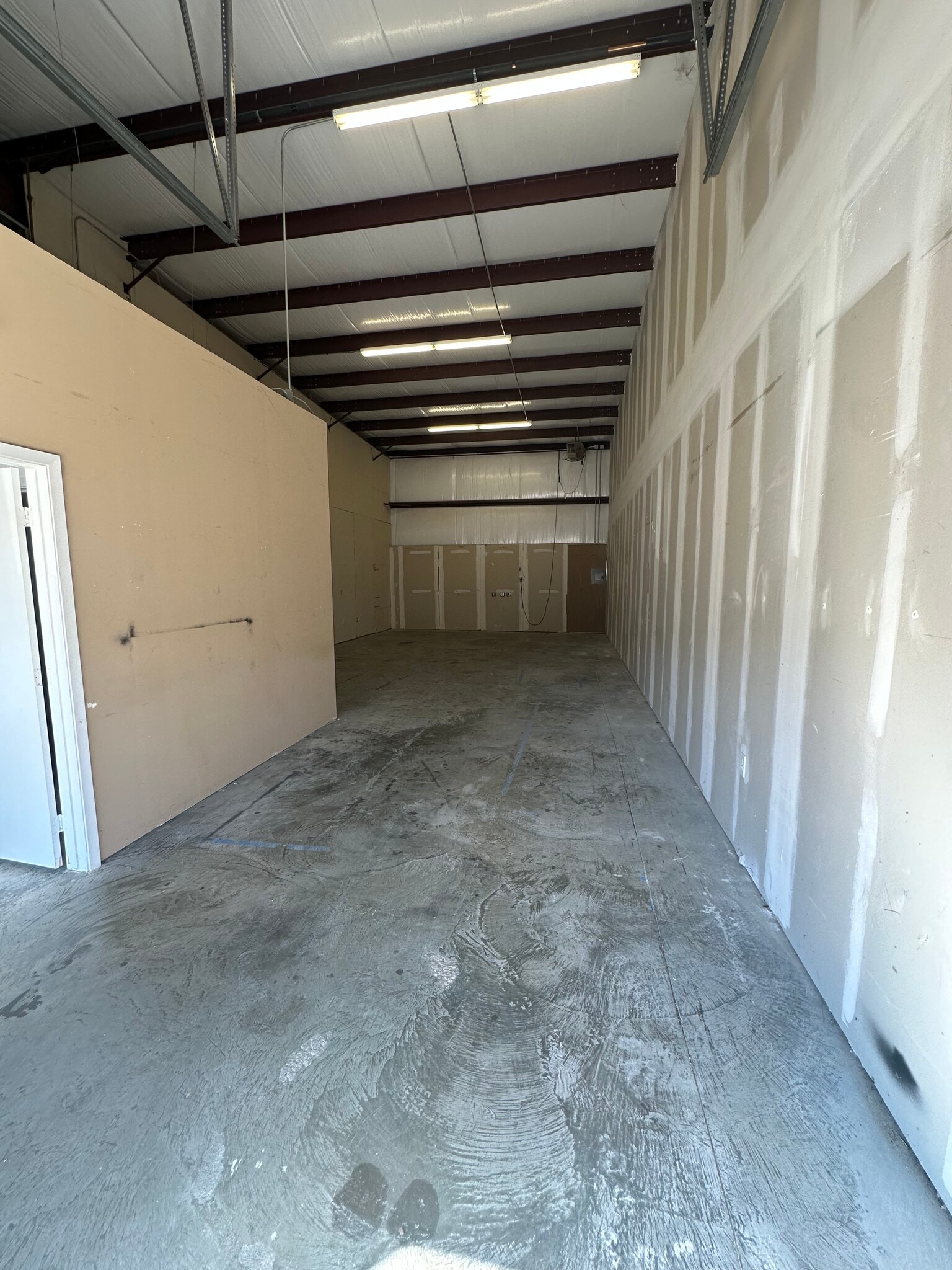 3210-3354 E FM 528 Rd, Friendswood, TX to rent Interior Photo- Image 1 of 5